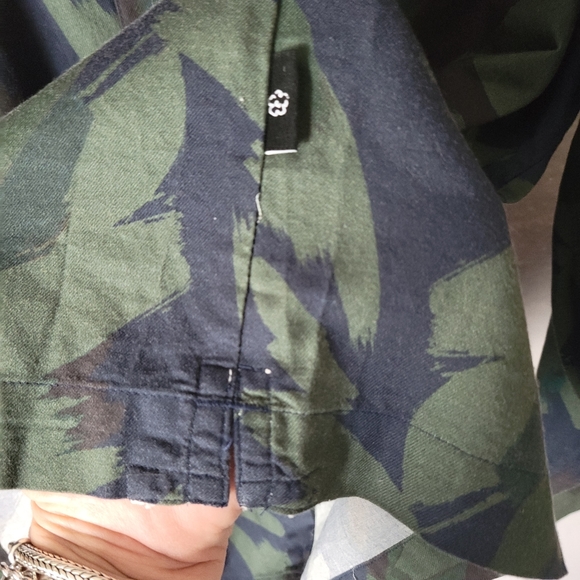 Ted Baker London button down Camouflage shirt - Picture 4 of 9